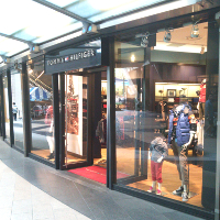 トミーヒルフィガーの店舗です。
