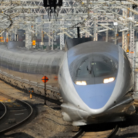 新幹線なら小倉~博多間はすぐです。