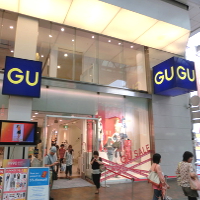ジーユーの店舗です。